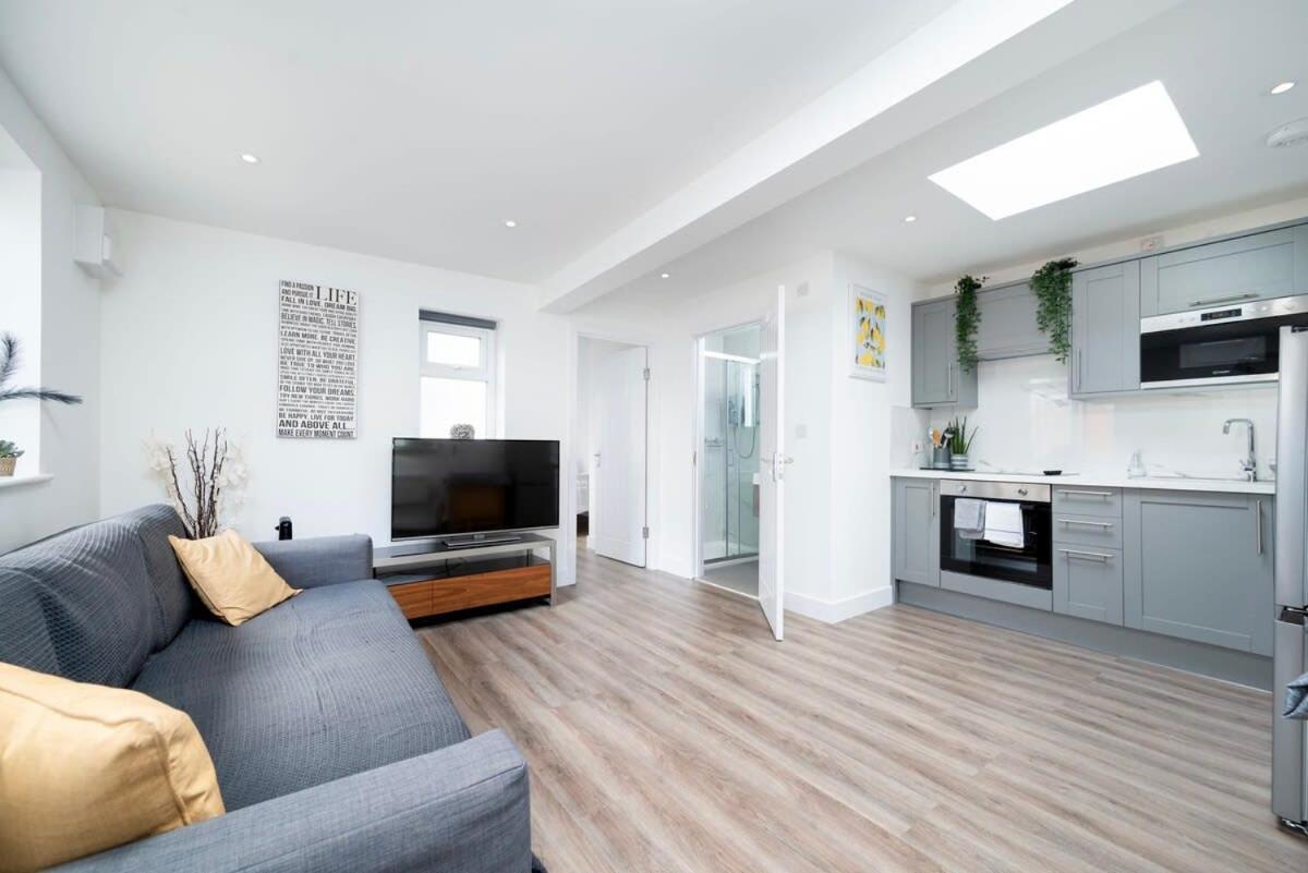 Cozy Single Level Flat With Parking Διαμέρισμα Enfield Εξωτερικό φωτογραφία