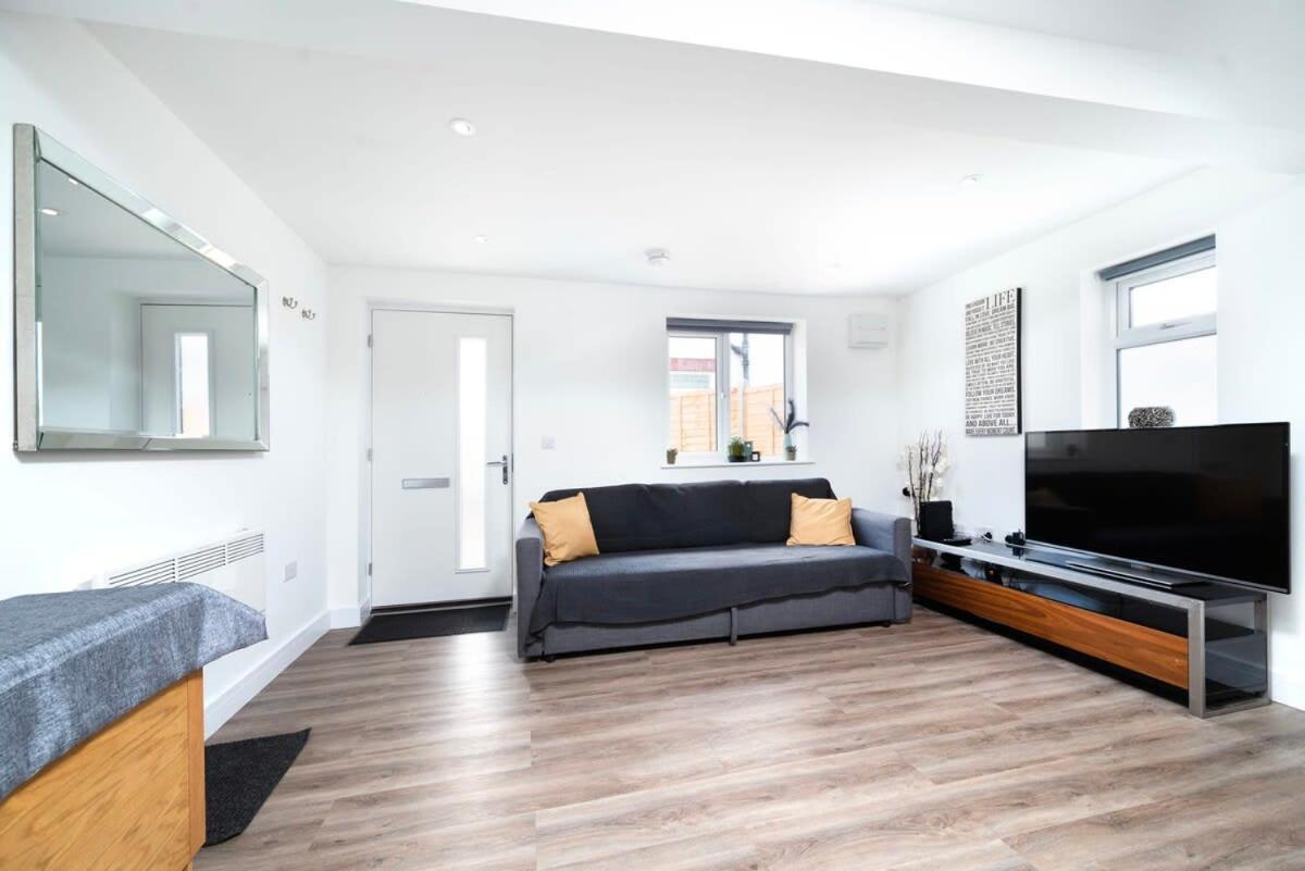 Cozy Single Level Flat With Parking Διαμέρισμα Enfield Εξωτερικό φωτογραφία